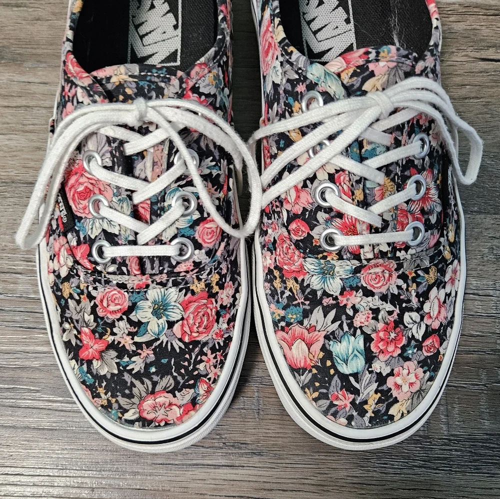 Vans Women's Floral Sneakers‎ - Black and Pink